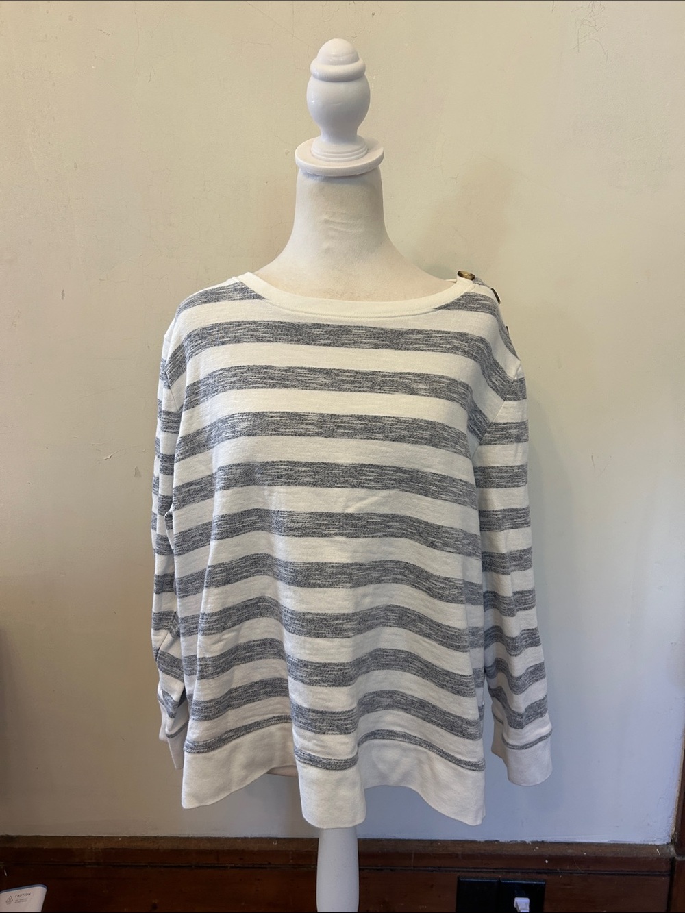 Talbots Relaxed Striped Sweatshirt- White & Gray/ blue Size 2X EUC - Picture 2 of 5